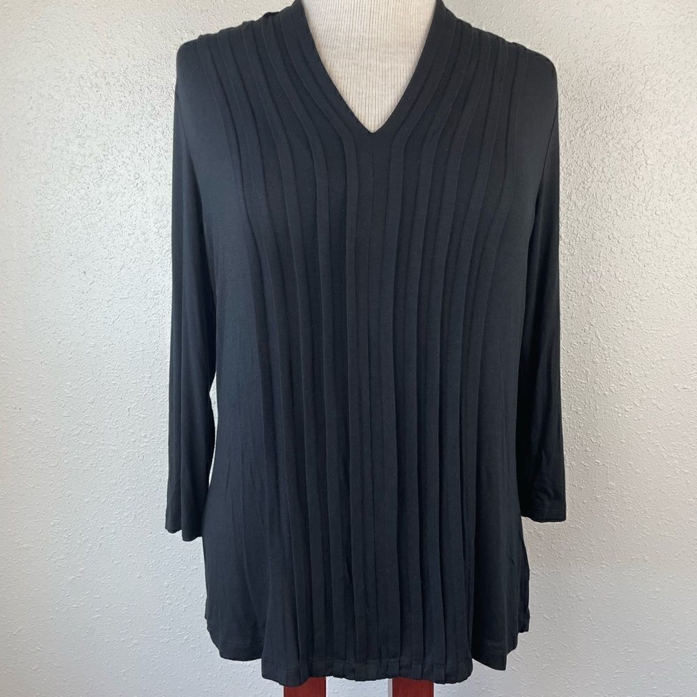 Liz Claiborne Black Pleated V-Neck Top Size M EUC